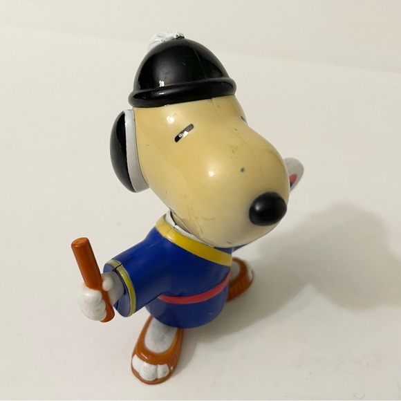 Snoopy World Tour Korea Figure Toy - Picture 13 of 13